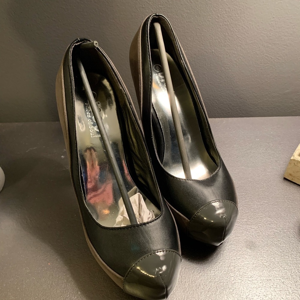 SOS Shoes of Soul 2-toned shades of gray heels